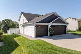 1424 Hillside Ct, Sauk Rapids, MN 56379 - Photo 3