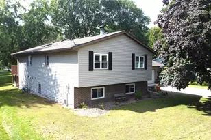 2870 Wayland Ct, Eau Claire, WI 54703 - Photo 3
