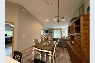 106 Glenshire Boulevard S, Watkins, MN 55389 - Photo 7