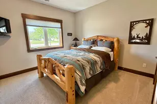 910 Lake Forest Cir, Detroit Lakes, MN 56501 - Photo 7