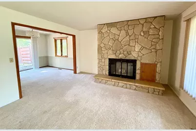 1010 Arnold Avenue N, Thief River Falls, MN 56701 - Photo 3