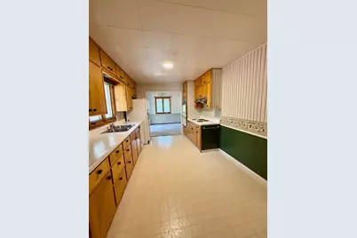 1010 Arnold Avenue N, Thief River Falls, MN 56701 - Photo 5