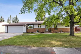 2212 5th St S, Moorhead, MN 56560 - Photo 9