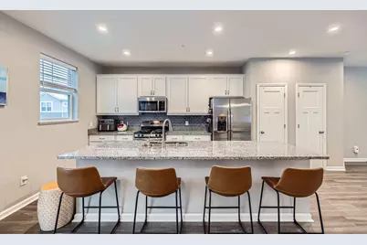 2191 Gateway Hill Road, North Saint Paul, MN 55109 - Photo 1