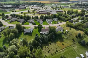 1600 Hallewood Blvd, New Richmond, WI 54017 - Photo 3