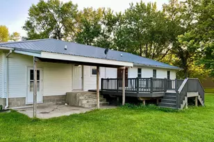 301 Superior St, Milroy, MN 56263 - Photo 3