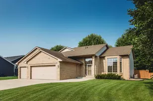 17583 Foxboro Ln, Lakeville, MN 55024 - Photo 7