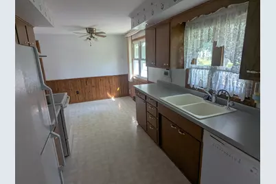 1608 Plainview Lane, Albert Lea, MN 56007 - Photo 9