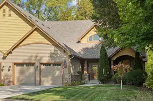 6040 Oakview Ct, Shorewood, MN 55331 - Photo 9