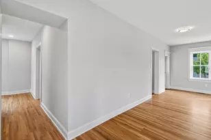 211 N Walnut St, Chaska, MN 55318 - Photo 9