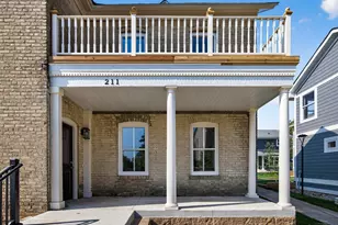 211 N Walnut St, Chaska, MN 55318 - Photo 3