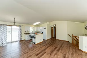 406 7th St NW, Dodge Center, MN 55927 - Photo 5