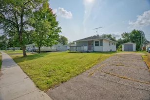 116 Suffolk Dr, Hoyt Lakes, MN 55750 - Photo 1