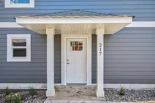 217 N Walnut St, Chaska, MN 55318 - Photo 5