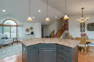 320 Grovebrook Ct, Mankato, MN 56001 - Photo 9