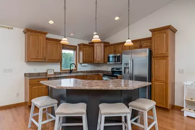 320 Grovebrook Court, Mankato, MN 56001 - Photo 7