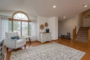 320 Grovebrook Ct, Mankato, MN 56001 - Photo 11