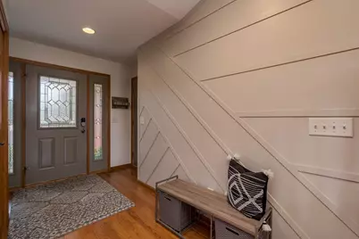 320 Grovebrook Court, Mankato, MN 56001 - Photo 3