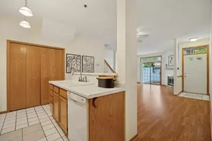 8439 Cortland Rd, Eden Prairie, MN 55344 - Photo 13