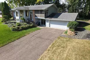 4835 Yorktown Ln N, Plymouth, MN 55442 - Photo 5