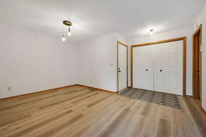 1827 County Rd. E E #18, White Bear Lake, MN 55110 - Photo 3