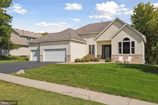 1100 Ridge Bluff Dr, Chaska, MN 55318 - Photo 1