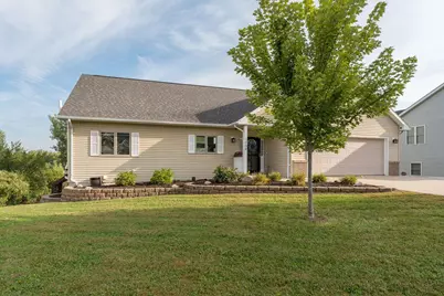 1008 W Court Street, Belle Plaine, MN 56011 - Photo 1