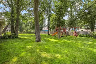 2021 Hillcrest Dr, Saint Cloud, MN 56303 - Photo 57