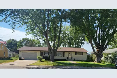 25 4th Avenue NW, Elgin, MN 55932 - Photo 1