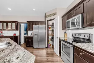 2560 County Road H2 W, Mounds View, MN 55112 - Photo 11