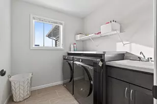 6352 Red Cedar Dr, Chaska, MN 55318 - Photo 35