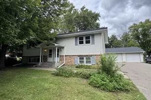 571 County Rd B E, Maplewood, MN 55117 - Photo 9