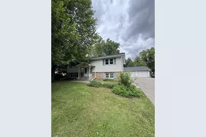 571 County Road B E, Maplewood, MN 55117 - Photo 9