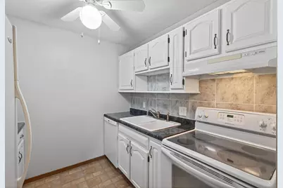 35 Nathan Lane N #223, Plymouth, MN 55441 - Photo 9