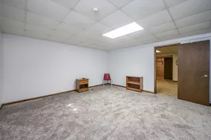 1910 Knollwood Dr, Fairmont, MN 56031 - Photo 33