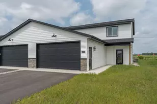 3203 Scotch Ln, Mankato, MN 56001 - Photo 1