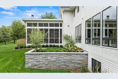 394 Deer Valley Drive, Troy Township, WI 54016 - Photo 9