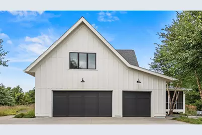 394 Deer Valley Drive, Troy Township, WI 54016 - Photo 5