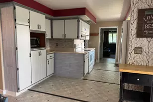 420 5th St SW, Wells, MN 56097 - Photo 9