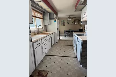 420 5th Street SW, Wells, MN 56097 - Photo 5