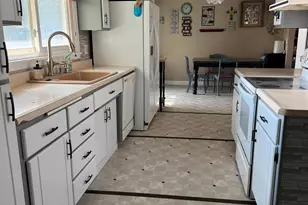 420 5th St SW, Wells, MN 56097 - Photo 5