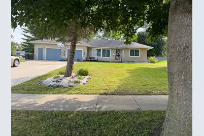 420 5th Street SW, Wells, MN 56097 - Photo 1