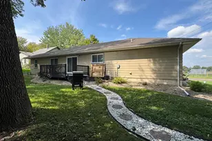 420 5th St SW, Wells, MN 56097 - Photo 3