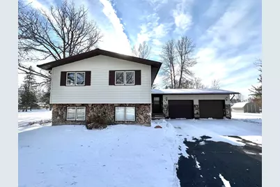 902 Oakmont Drive, Thief River Falls, MN 56701 - Photo 1
