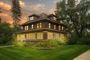 94 Crocus Pl, Saint Paul, MN 55102 - Photo 1