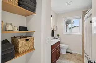 2181 Helena Rd N, Oakdale, MN 55128 - Photo 17