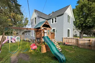 137 N Oak St, Ellsworth, WI 54011 - Photo 17