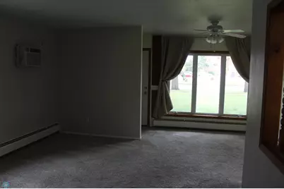 814 4th Street N, Wahpeton,  58075 - Photo 3