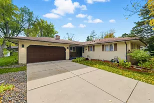 2001 Woods Ln, Burnsville, MN 55337 - Photo 3