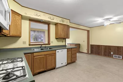 1005 4th Avenue NE, Little Falls, MN 56345 - Photo 9